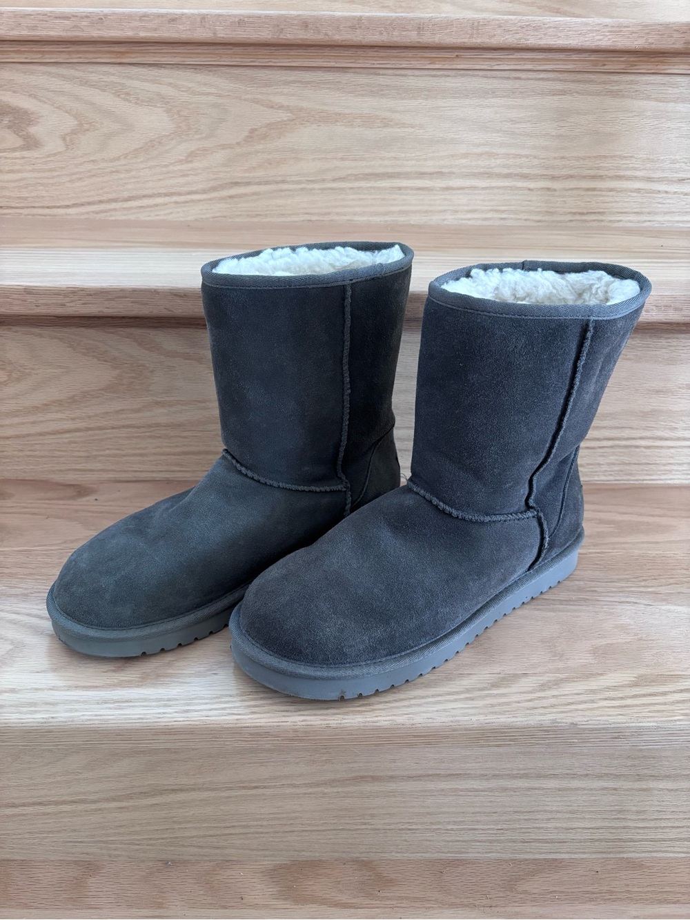 Koolaburra by uggs size 9